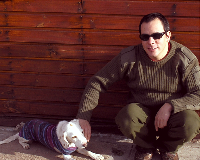 Nuestro equipo con mascotas felices